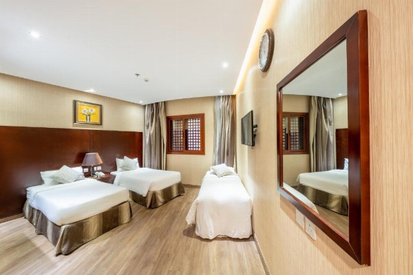 1 Land Premium Hotel image 18